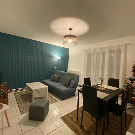 Appartement Cosy Pres De La Gare Avec Parking Saint-Pierre-des-Corps Exteriör bild